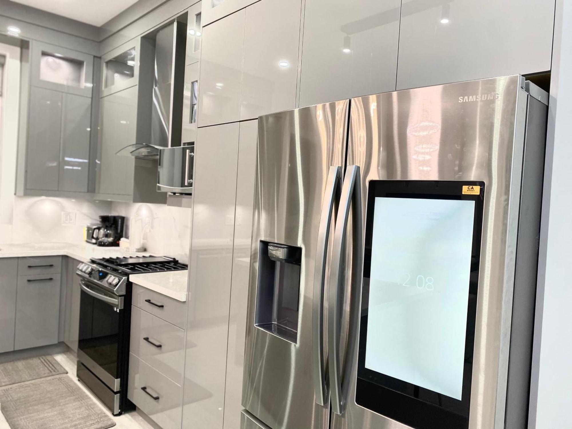 Modern And New House Near Pne With Big Garden And Free Parking Apartment Ванкувър Екстериор снимка